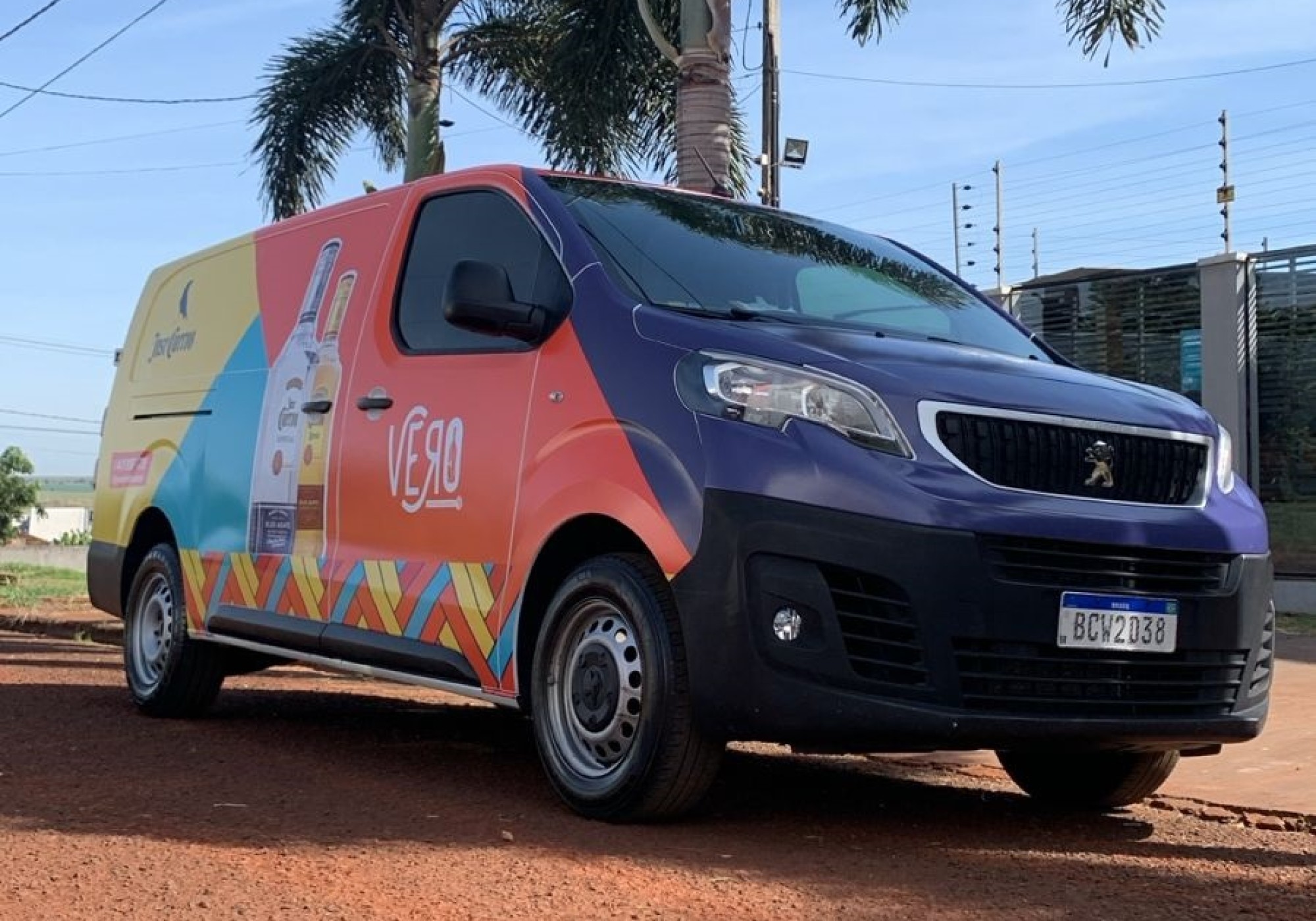 Como a Plotagem de Veículos Pode Multiplicar a Visibilidade da Sua Marca