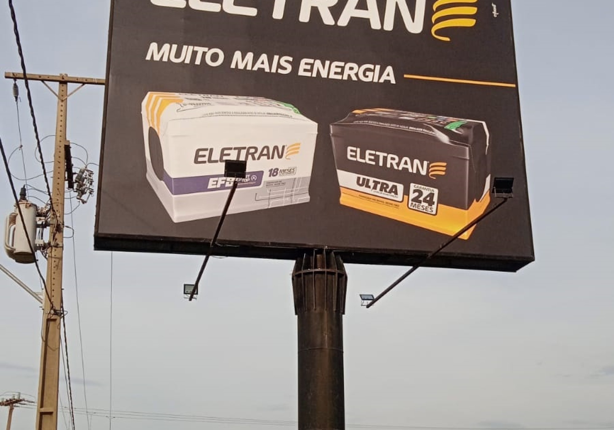 Totens e Placas Personalizadas: Sinalização de Alto Impacto